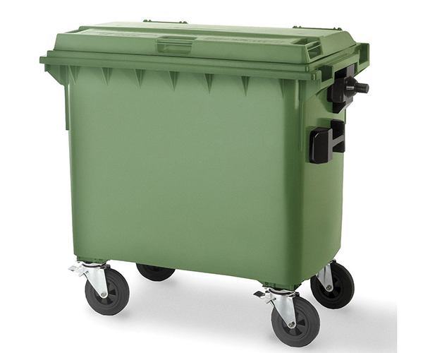 Recogedor de basura en uso en un entorno doméstico