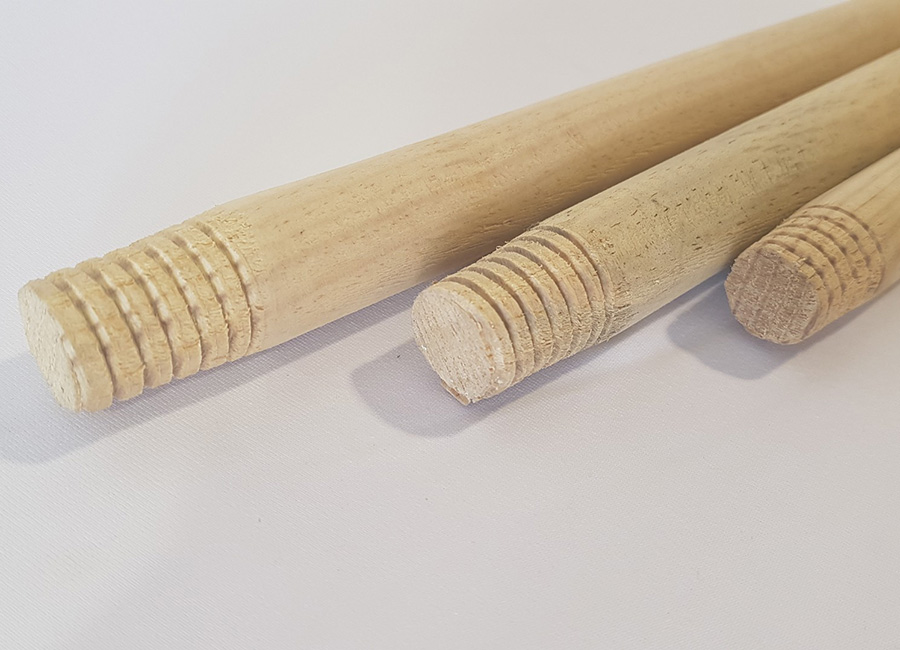 Mangos de madera fabricados en nuestra empresa de cepillos con rosca